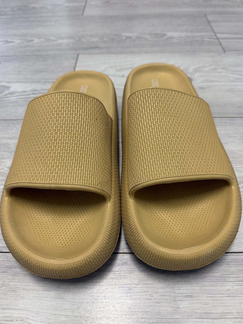 CUSHIONAIRE Golden Cloud Slides Comfort Sandals